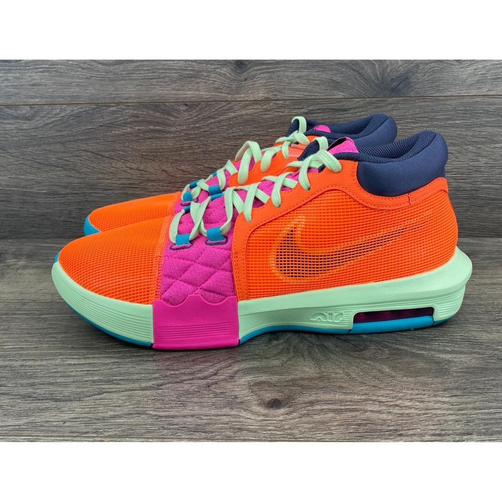 NIKE LeBron Witness 8 Basketball Sneakers Men's Size 11.5 Orange FB2239-800